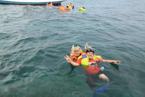 Snorkeling di Karimun Jawa