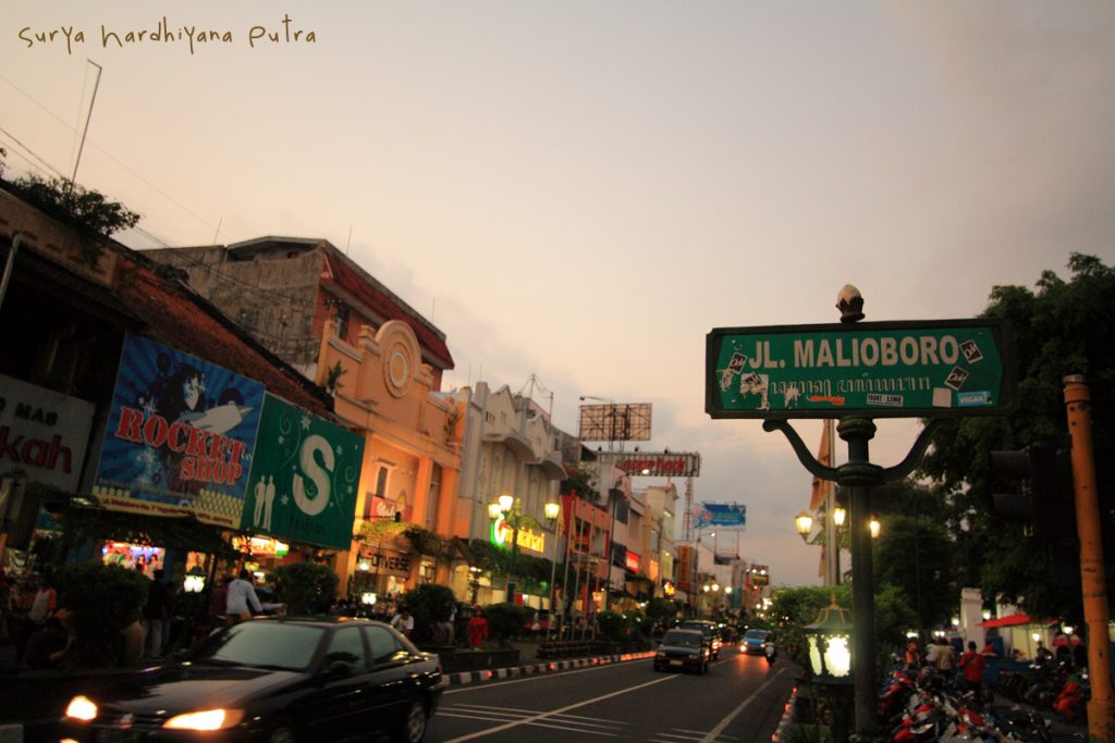 Senja di Jalan Malioboro, Yogyakarta
