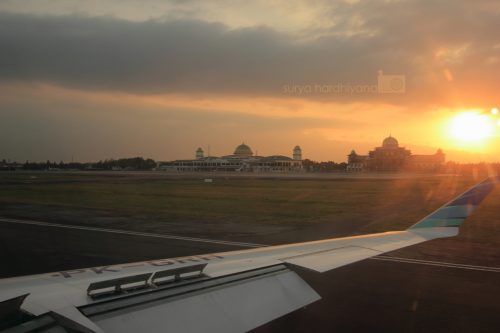 Mendarat di Bandara Sultan Iskandar Muda, Banda Aceh
