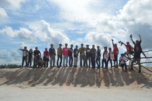 Laskar Gerhana Detikcom Belitung di Danau Kaolin