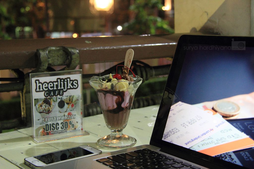 Macbook, Iphone dan Es Krim di Heerlijk Gelato Cafe