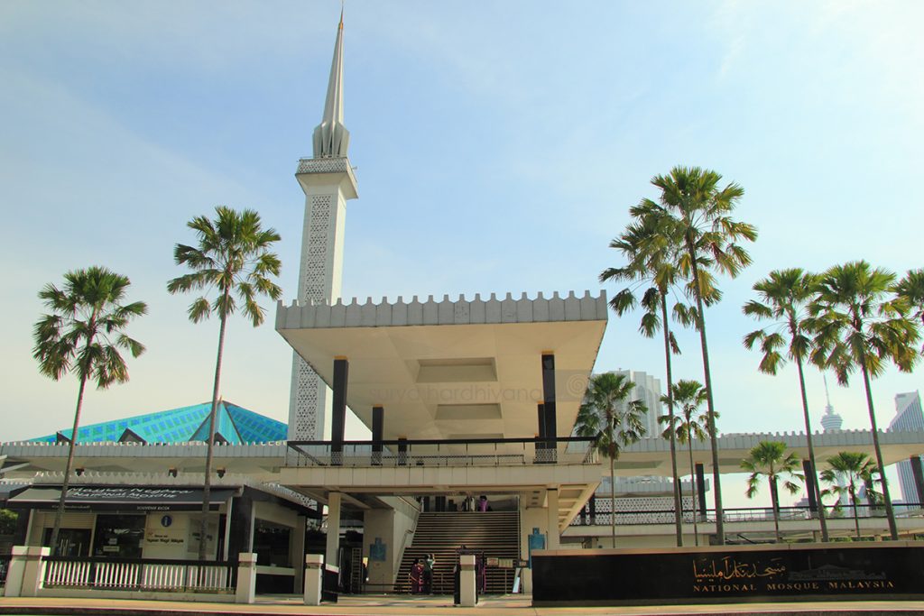 Masjid Negara Kuala Lumpur di Pagi Hari