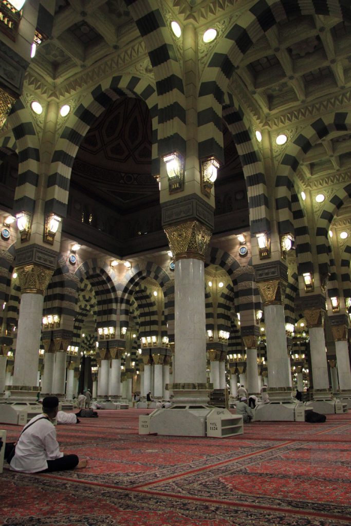 Interior Masjid Nabawi, Madinah