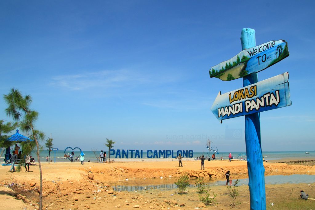 Selamat datang di Pantai Camplong, Madura