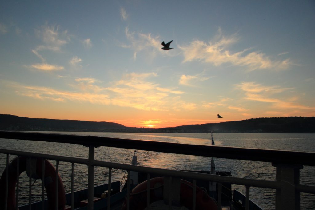 Suasana Senja di Laut Marmara, Turki