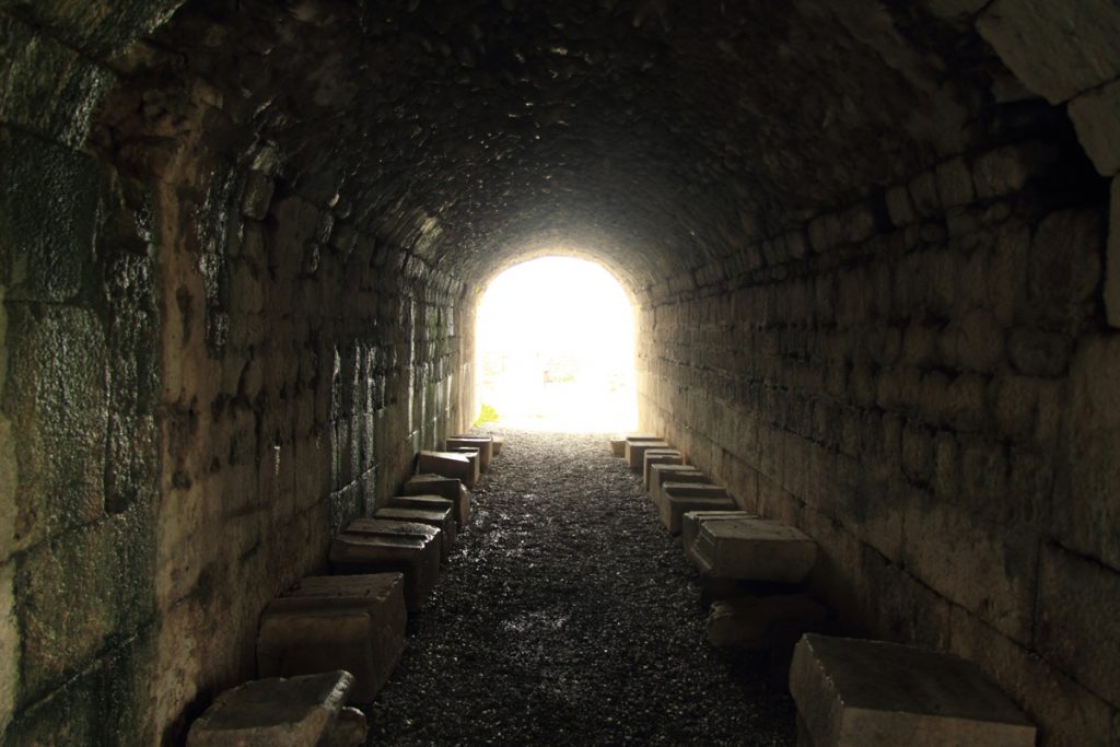 Terowongan di Asklepion, Pergamon, Turki
