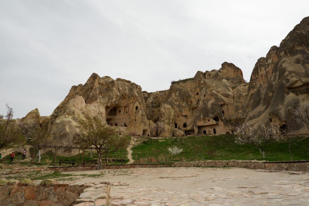Dark Church (Posisi paling kiri di gambar) di Goreme Open Air Museum, Cappadocia
