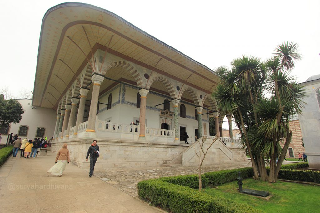 Bangunan Audience Chamber di Istana Topkapi, Istanbul