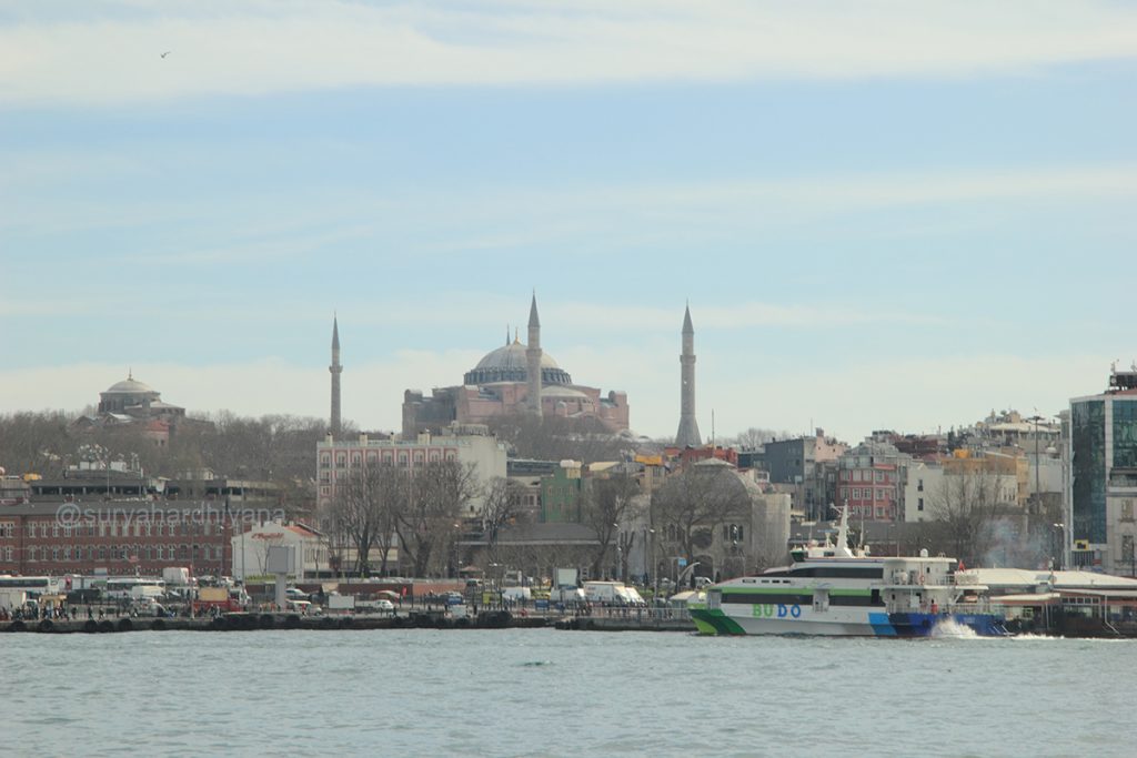 Kemegahan Hagia Sophia dari selat Bosphorus, Istanbul