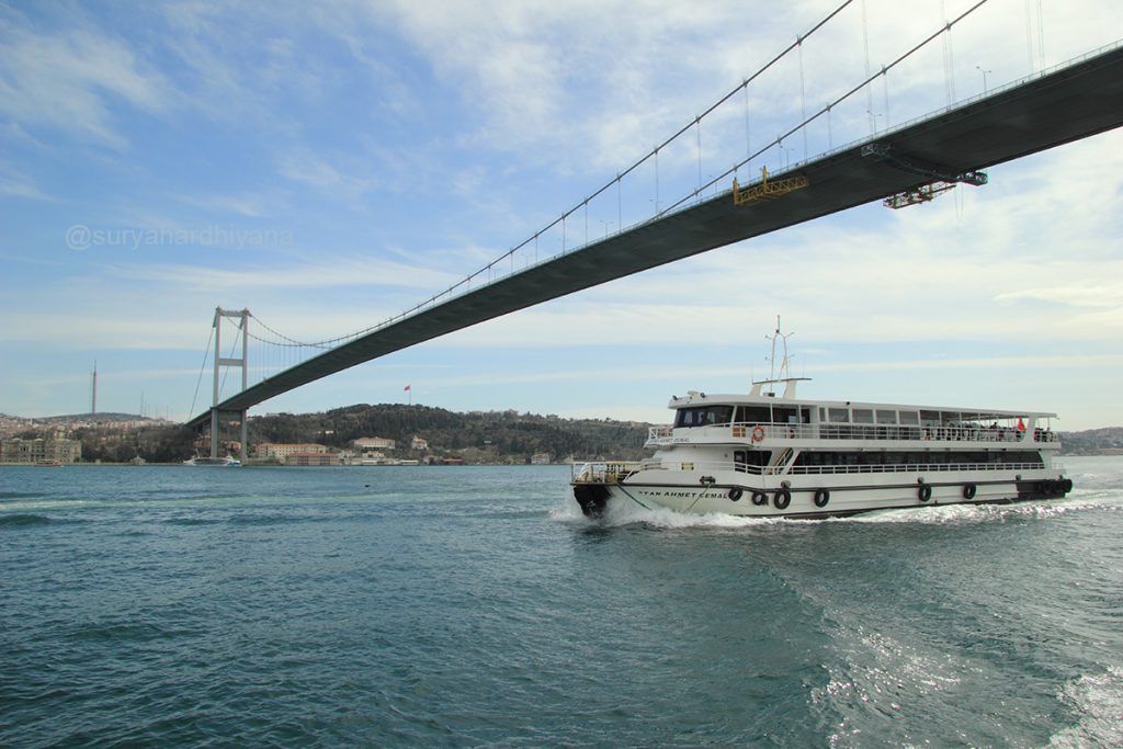 15 July Martyrs Bridge, atau jembatan Bosphorus, Istanbul