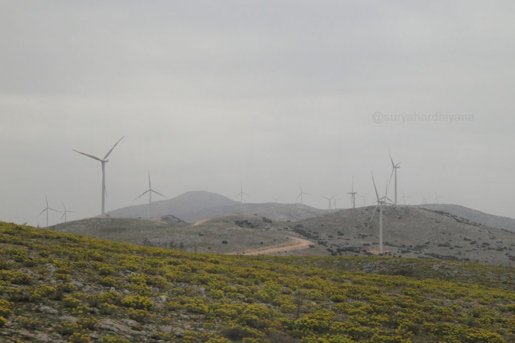 Wind Power (PLTB) di perjalanan antara Pamukkale dan Konya, Turki