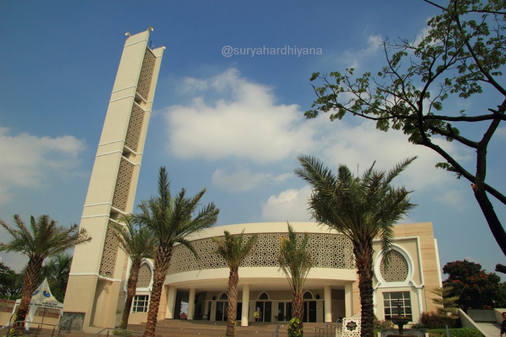 Masjid Ulul Azmi, Universitas Airlangga