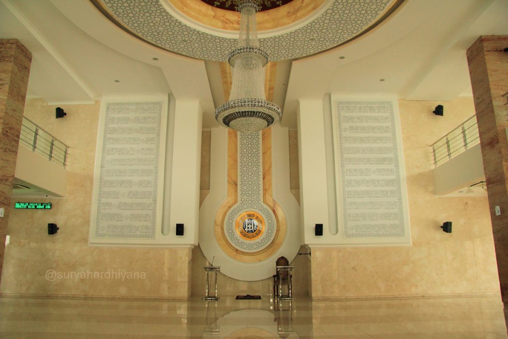 Interior Masjid Ulul Azmi, Universitas Airlangga